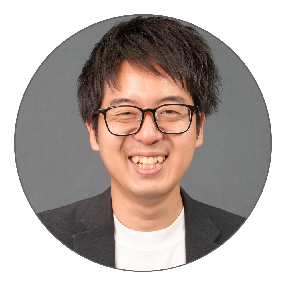 西野 寿哉(にしの としや)です!
北広島市大曲出身で、中学生のころに三井アウトレットパークが実家の近くにできた衝撃は今でも忘れられません!