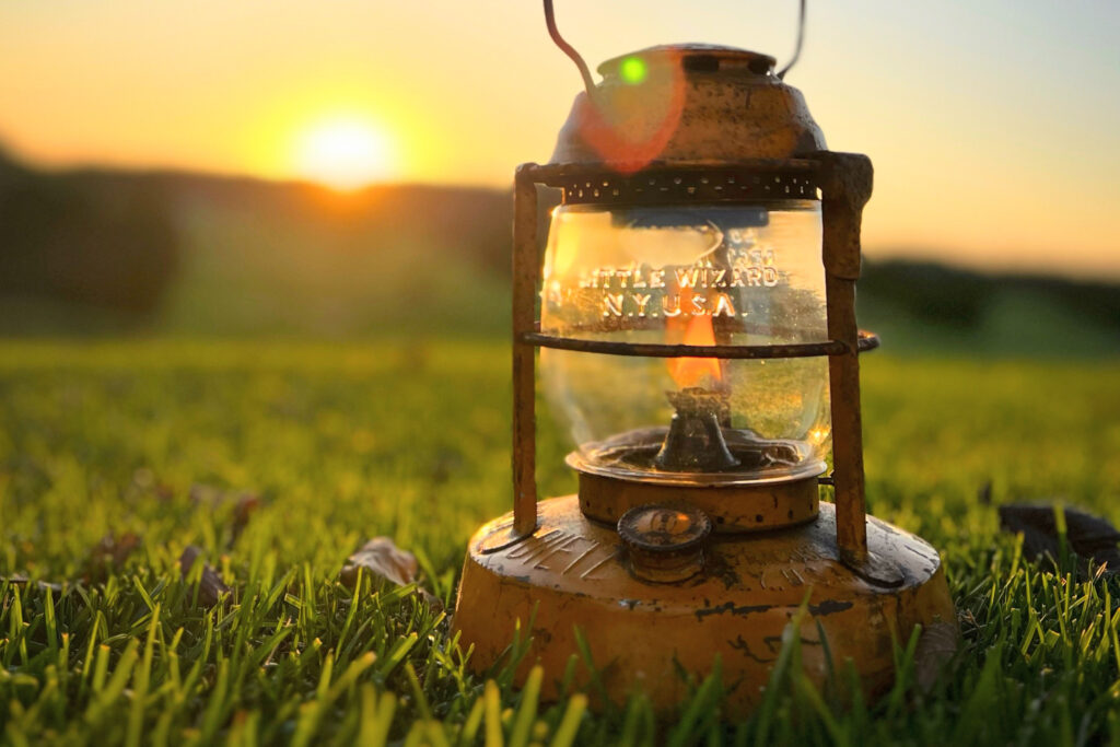 【CHILL CHILL CAMP】ヴィンテージランタンを取り扱う、旅するランプ屋さん