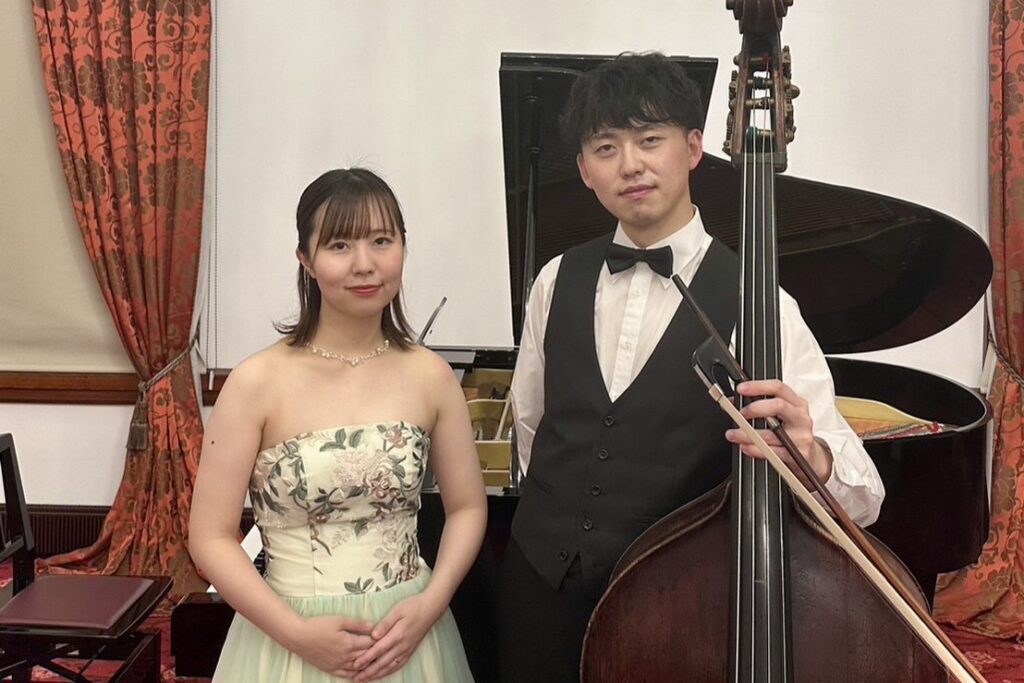 コントラバス奏者　鈴木 初